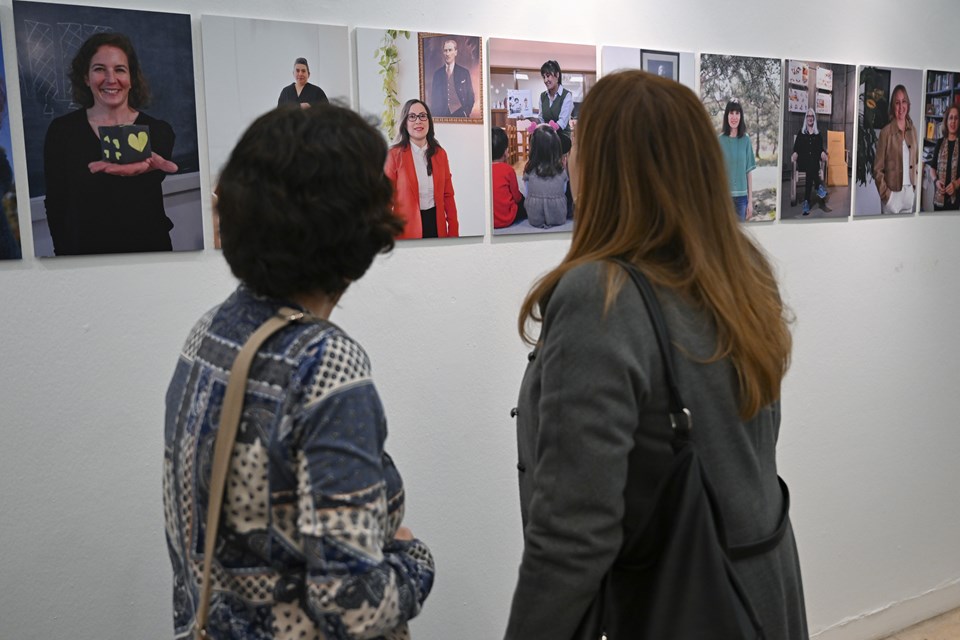 Cumhuriyetin 101. yılında 101 kadın fotoğrafı temalı sergi açıldı - 1