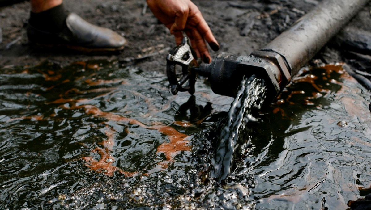 Nijerya'da ham petrol hırsızlığı ülkeyi 6 ayda 1,4 milyar dolar zarara soktu