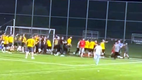 Köy turnuvasında tekme tokat kavga