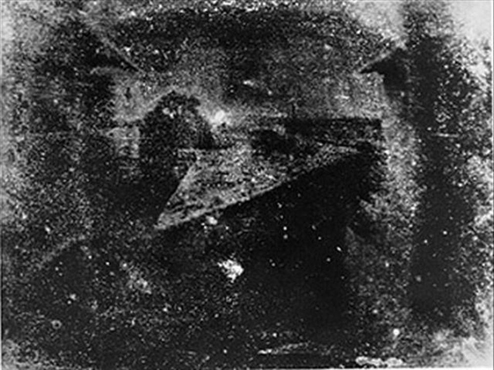 Когда был сделан первый снимок. Жозеф Нисефор Ньепс. Первая фотография 1826. "Вид из окна в Ле гра", Жозеф Ньепс, 1826.