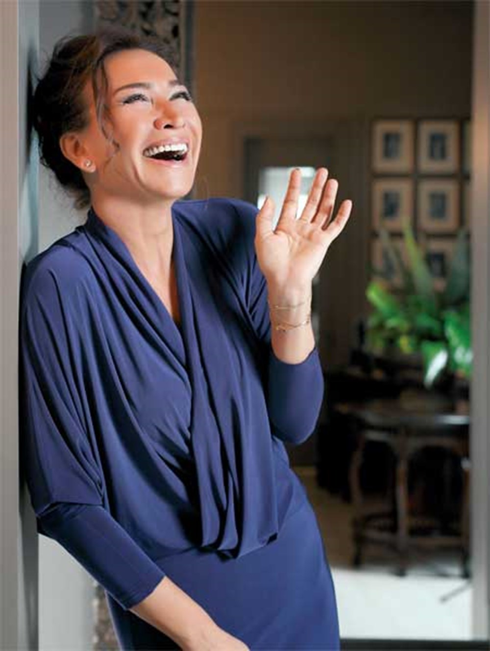 Su Burcu Yazgı Coşkun'dan nostaljik kare (Ünlülerin çocukluk ve gençlik halleri) - 587