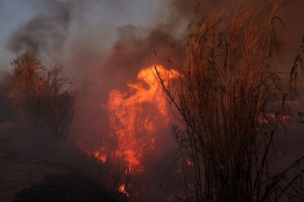 Yunanistan alevlerle boğuşuyor: Türkiye'nin gönderdiği uçaklar Atina'da - 14