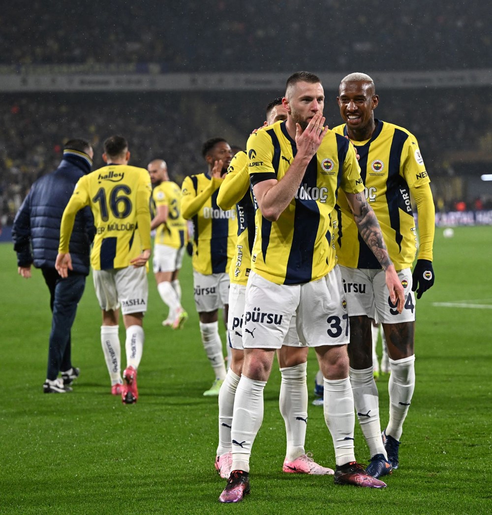 Fenerbahçe taraftarının beklediği haberi verdi: "Sezon bitince oturacağız" - 9