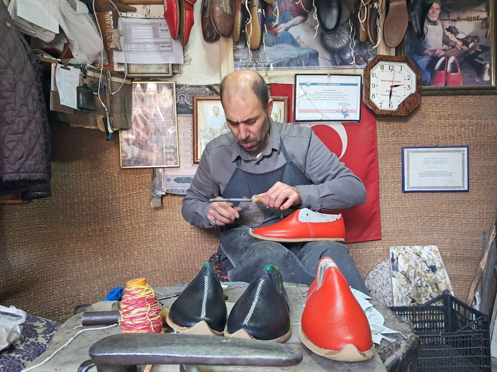 40 yıldır 4 metrekarelik dükkanda çalışıyor: Mesleği babasından öğrendi 74 NO80vhXQ9E6p3zI ErCHPw