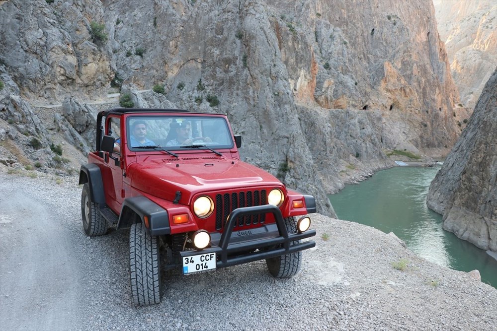 Erzincan'da yürekleri ağza getiren 'Taş Yolu': 132 yılda yapıldı - 14