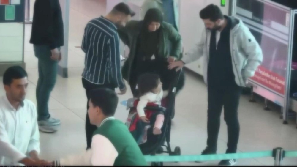 İstanbul Havalimanı'nda operasyon! Bebek arabasından 73 kilo külçe altın çıktı - 4