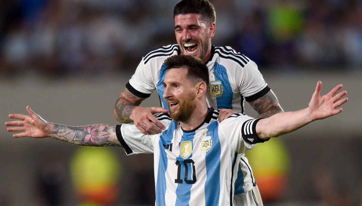 Messi'nin Dünya Kupası'nda giydiği formalar müzayedeye çıkacak Messi'nin Dünya Kupası'nda giydiği formalar müzayedeye çıkacak