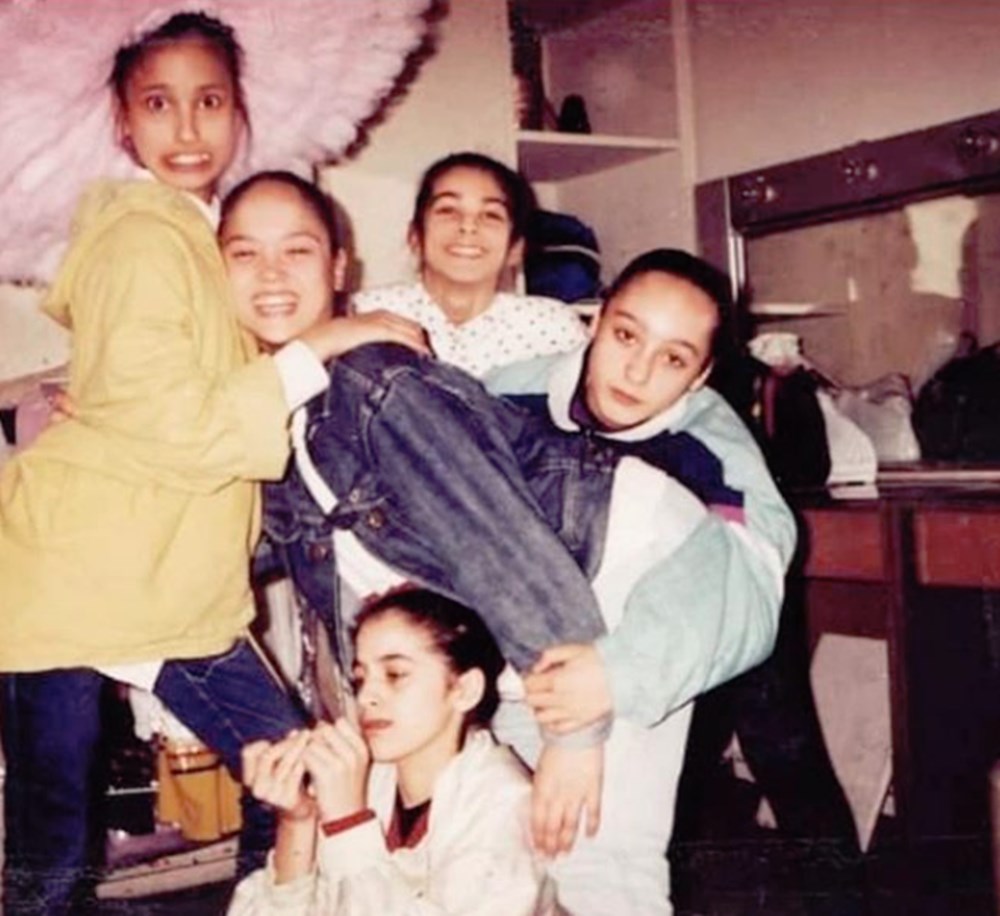 Ünlü isim geçmişe götürdü: "Oyuncu olacağını nasıl anlamadın" (Ünlülerin çocukluk ve gençlik halleri) - 475