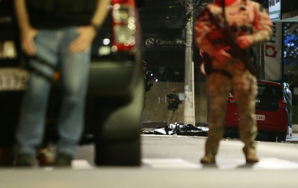 Brezilya'da savaş gibi banka soygunu: 30 kişi geldiler - 11