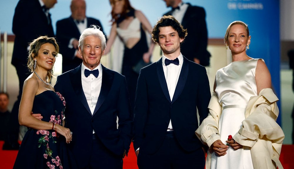 77. Cannes Film Festivali: "Ah, Kanada" yıldızları kırmızı halıda