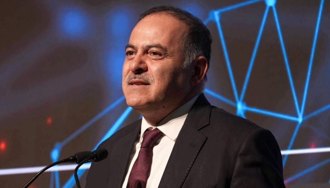 Ömer Fatih Sayan'dan 10 diploma iddialarına yanıt: Sahte belgelerle e-imza nasıl üretildi?