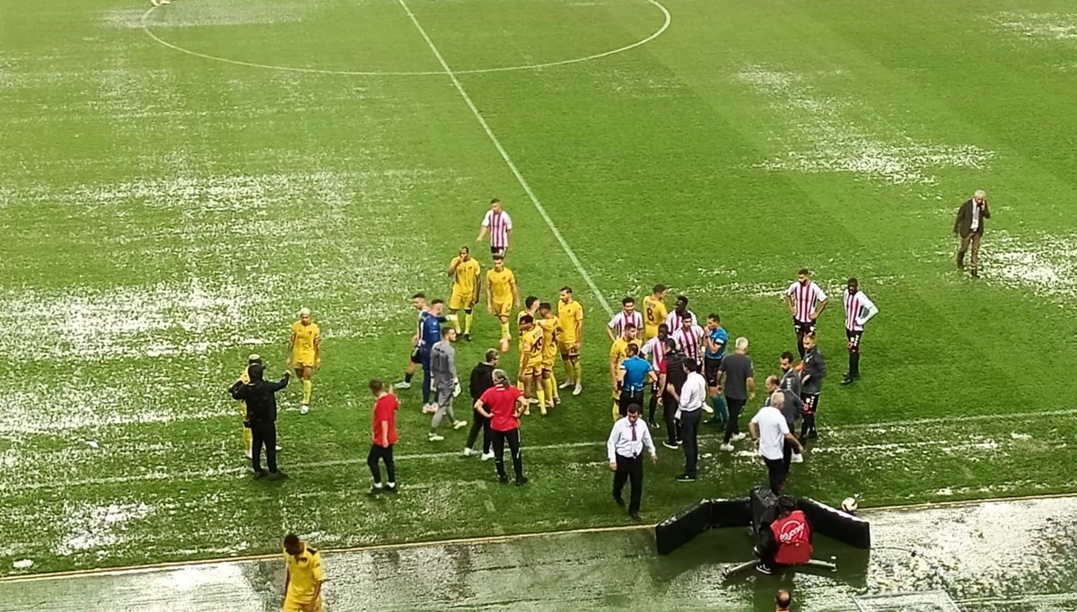 Samsunspor - İstanbulspor maçına yağış engeli Samsunspor - İstanbulspor maçına yağış engeli