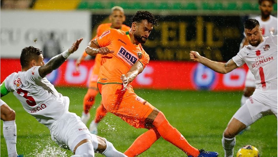 Son dakika transferi... Fenerbahçe, İngiliz stoper Caulker ile anlaştı (Transfer haberleri)
