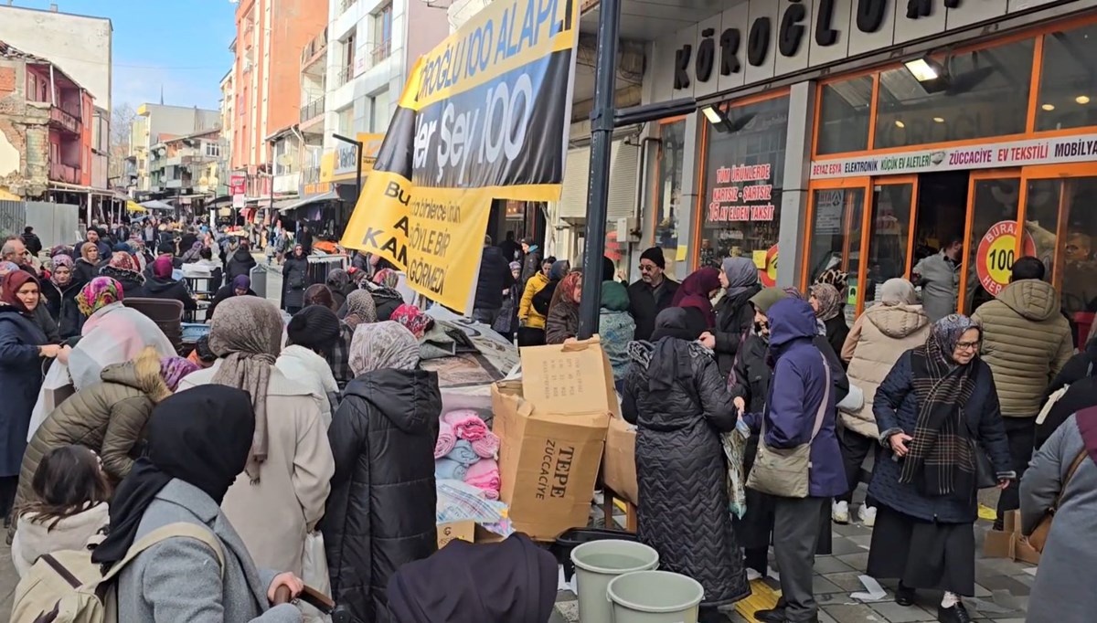 100 lira kampanyasında izdiham! Ürünlerin yarısı kırıldı
