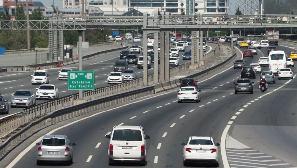 Geri dönüşler başladı... Turistik ilçelerin çıkışları yoğunlaştı: Marmaris'te 7 kilometrelik kuyruk - 1