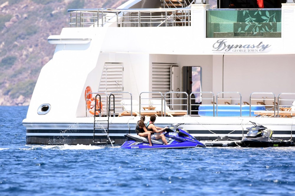 Kazak milyarder Alijan Ibragimov, ultra lüks motoryatıyla Bodrum’da