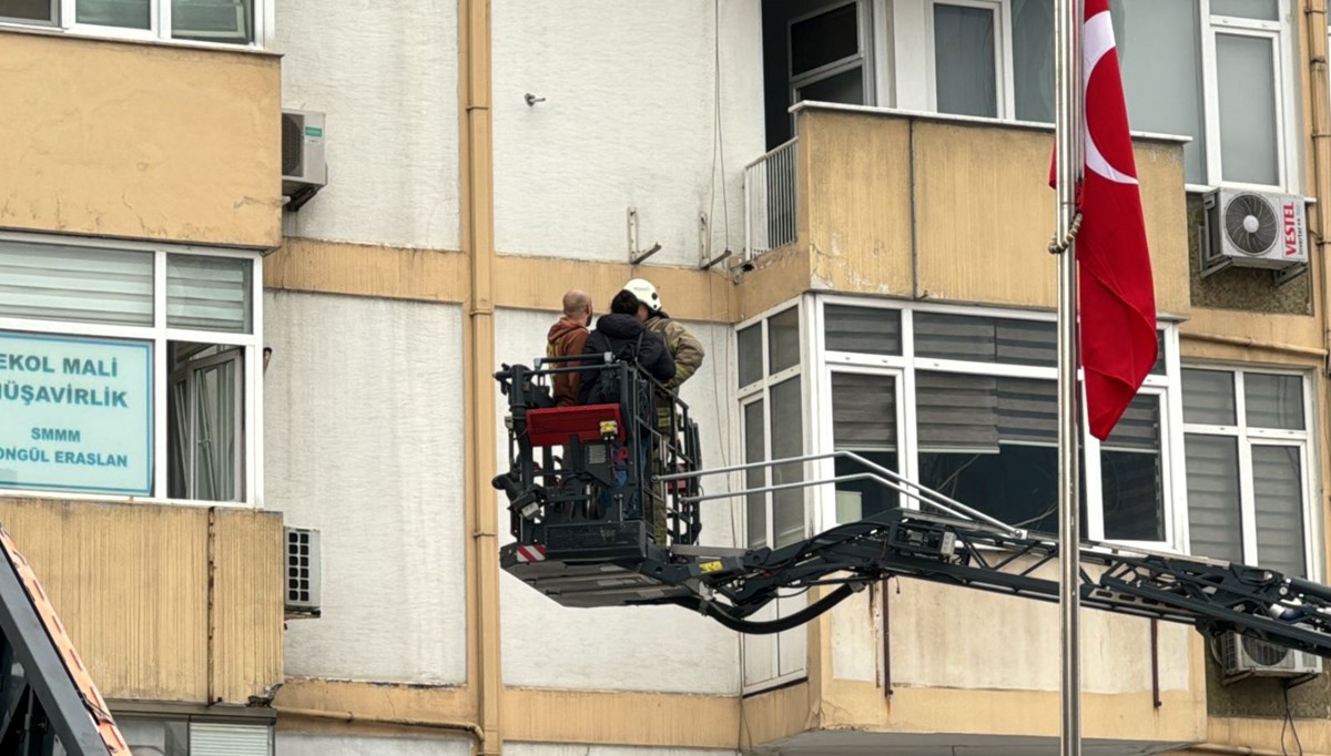 Beşiktaş'ta can pazarı: Elektrik panosundan çıkan yangın paniğe neden oldu