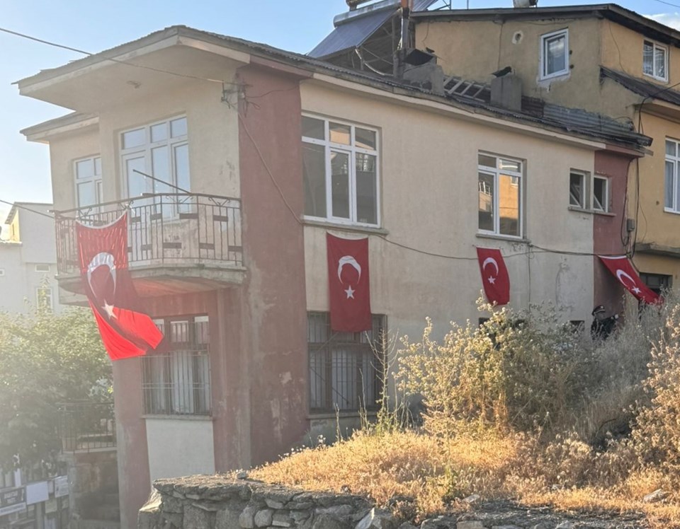 Şehit ailelerine acı haber verildi - 2