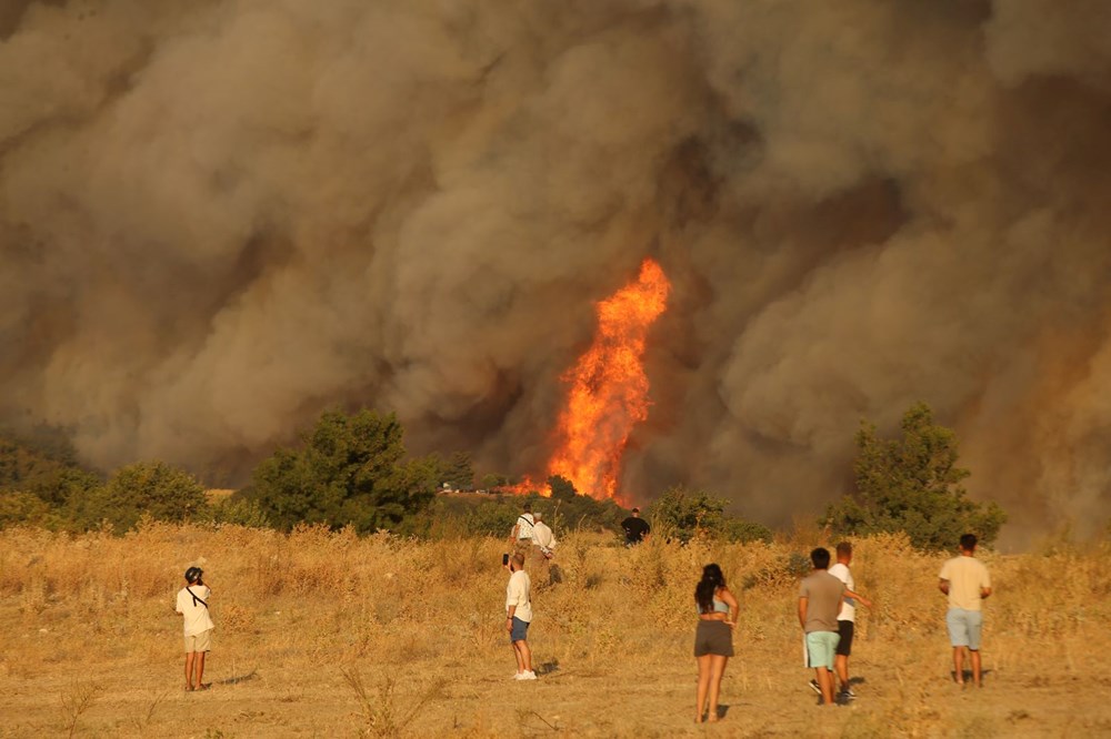 Çanakkale'de orman yangını (Alevler ormanlık alanda etkili oluyor) - 1