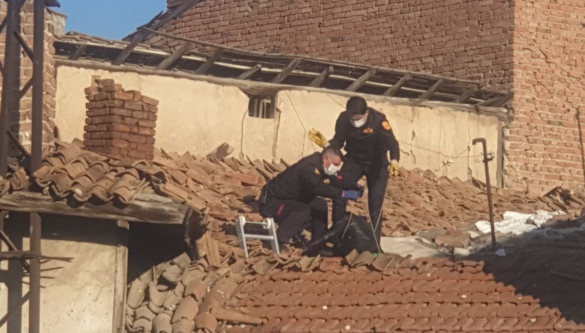 14 gündür kayıp olan genç, evin çatısında ölü bulundu
