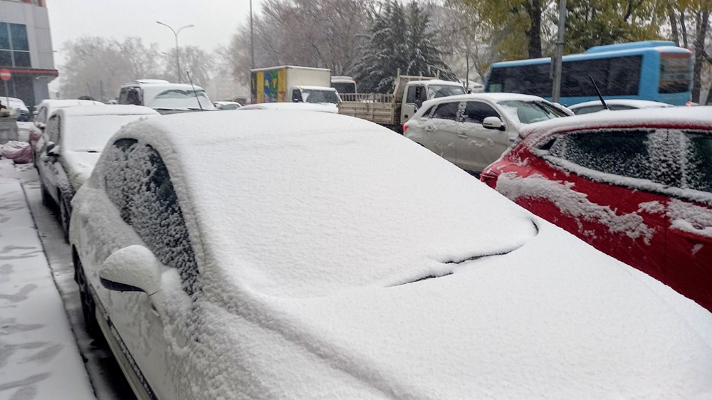 Ulaşıma kar engeli: Araçlar yolda kaldı, kazalar nedeniyle trafik durdu - 12