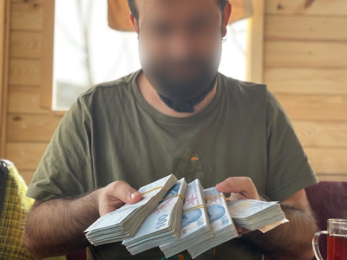 Aracıların paraları aldığı anlar dava dosyasına girdi. Aracıların paraları aldığı anlar dava dosyasına girdi.