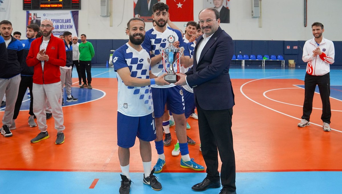 Salon futbolunda Atatürk Üniversitesi şampiyon Salon futbolunda Atatürk Üniversitesi şampiyon