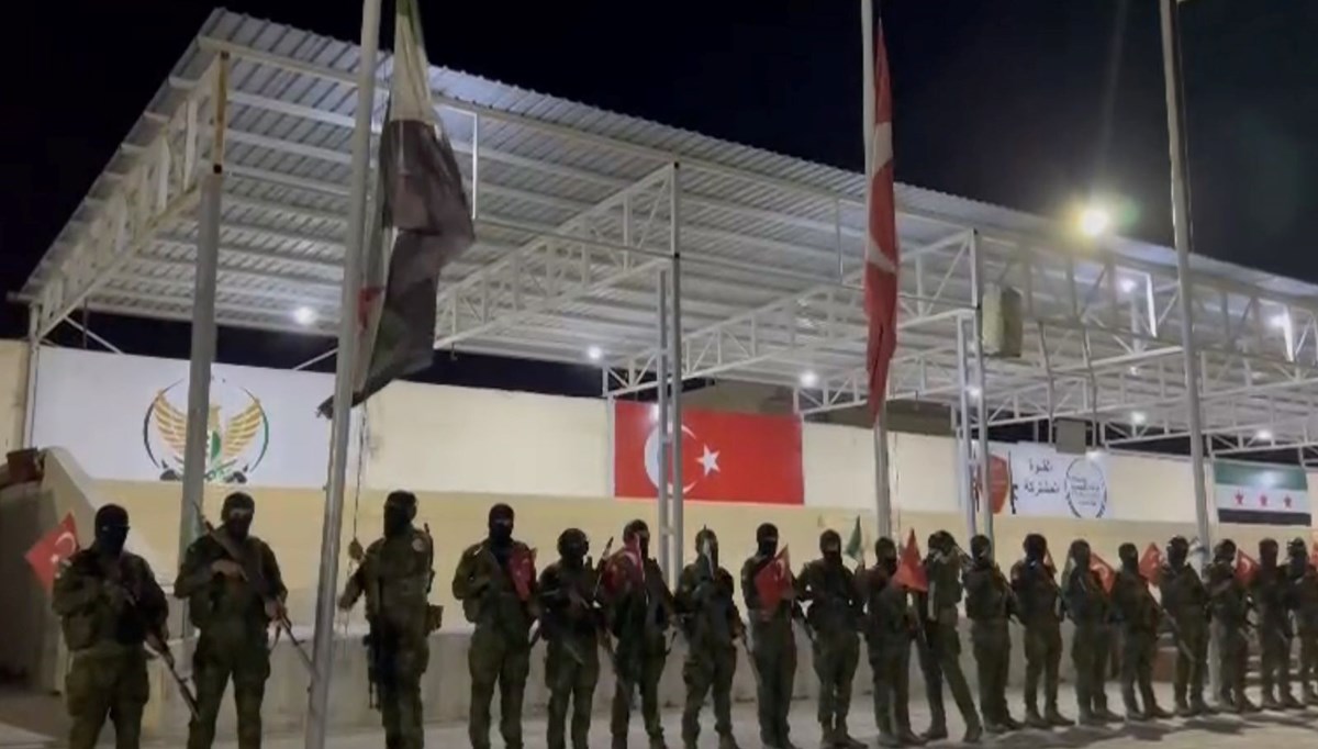 Suriye Geçici Hükümet Başbakanı: Türk bayrağı da bizim için çok değerlidir Suriye Geçici Hükümet Başbakanı: Türk bayrağı da bizim için çok değerlidir