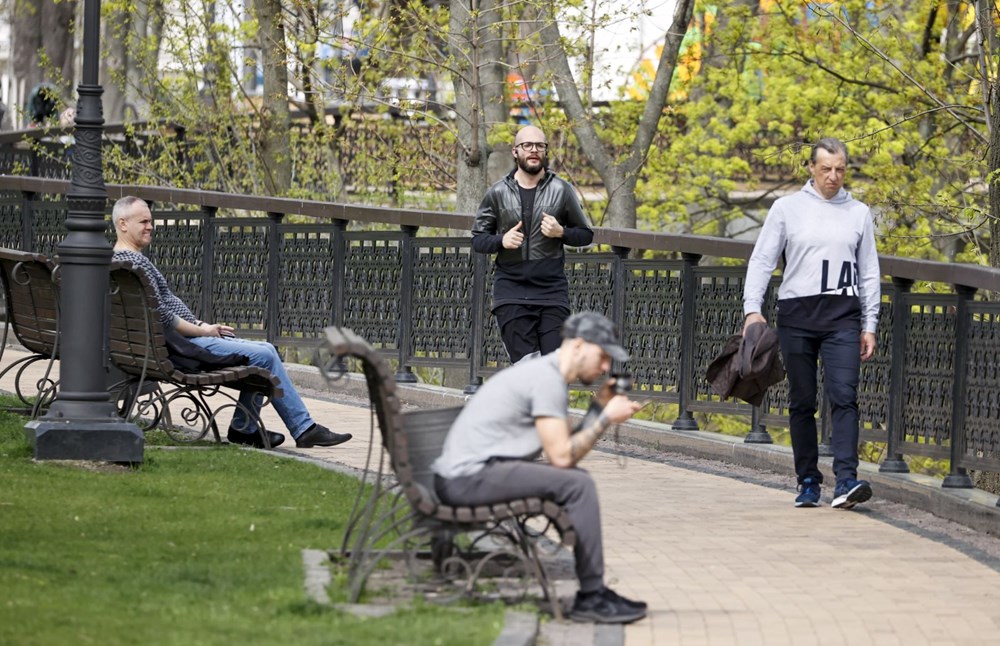 Savaşın gölgesindeki Ukrayna'nın başkenti Kiev'in caddeleri canlanmaya başladı - 15