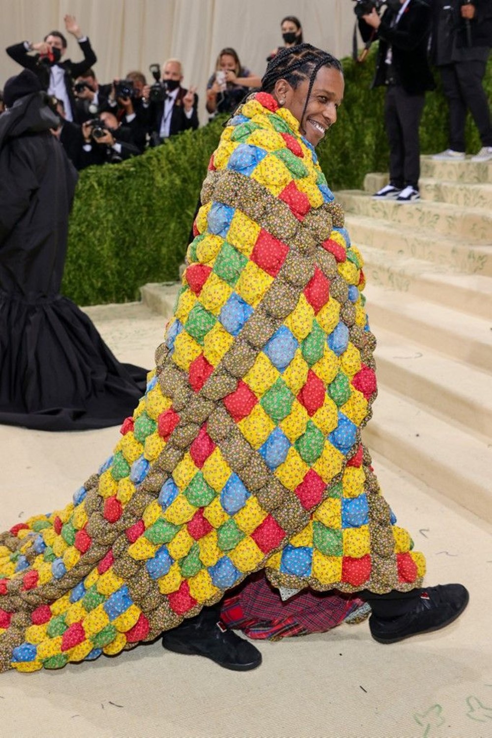 A$AP Rocky'nin Met Gala'daki yorganının sırrı ortaya çıktı - 9