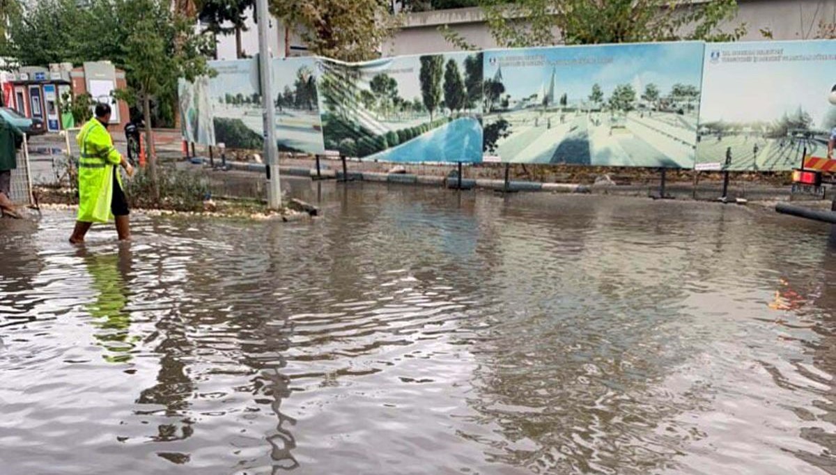 Bodrum'da sağanak günlük yaşamı olumsuz etkiledi