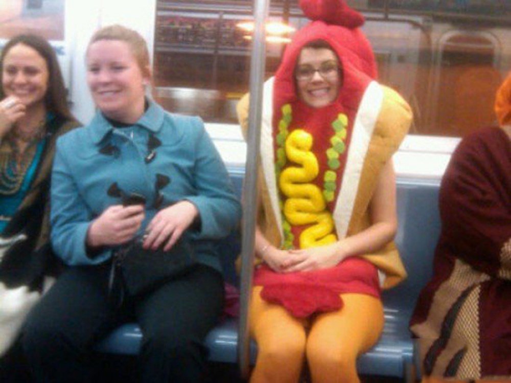 смешные люди в метро. смешные модники. немного странный человек. модники в метро. модники московского метро.