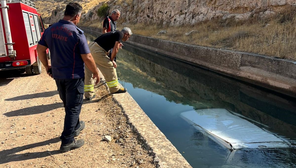 Mardin'de araç sulama kanalına düştü: 4 çocuk yaralandı Mardin'de araç sulama kanalına düştü: 4 çocuk yaralandı