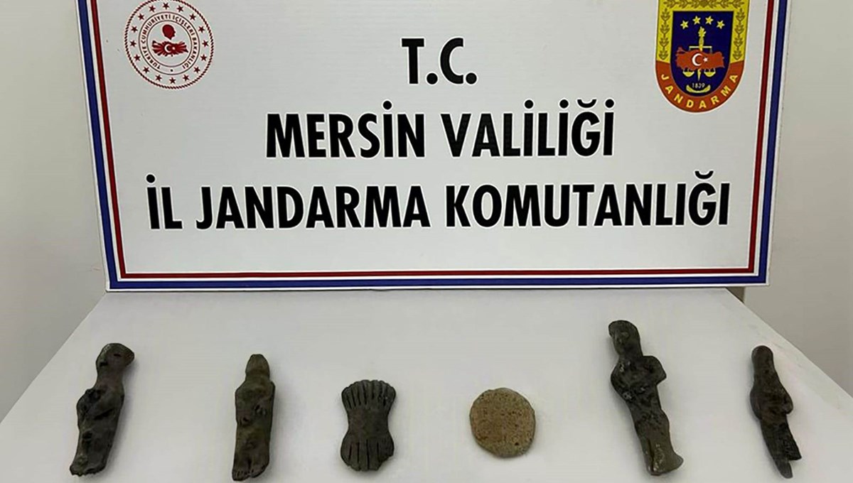 Mersin'de evinde tarihi eser bulunan şüpheli gözaltına alındı Mersin'de evinde tarihi eser bulunan şüpheli gözaltına alındı