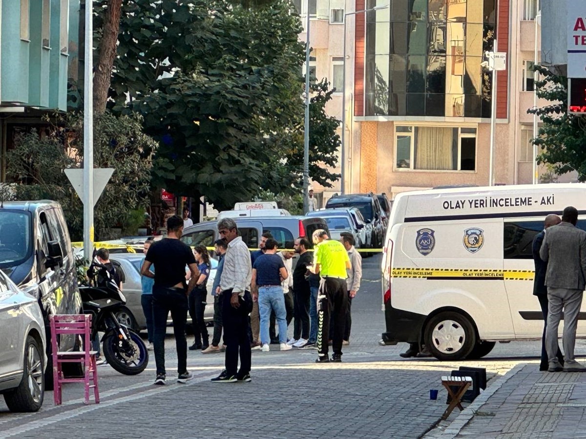 Olay yerine sevk edilen polis ekipleri inceleme yaptı.