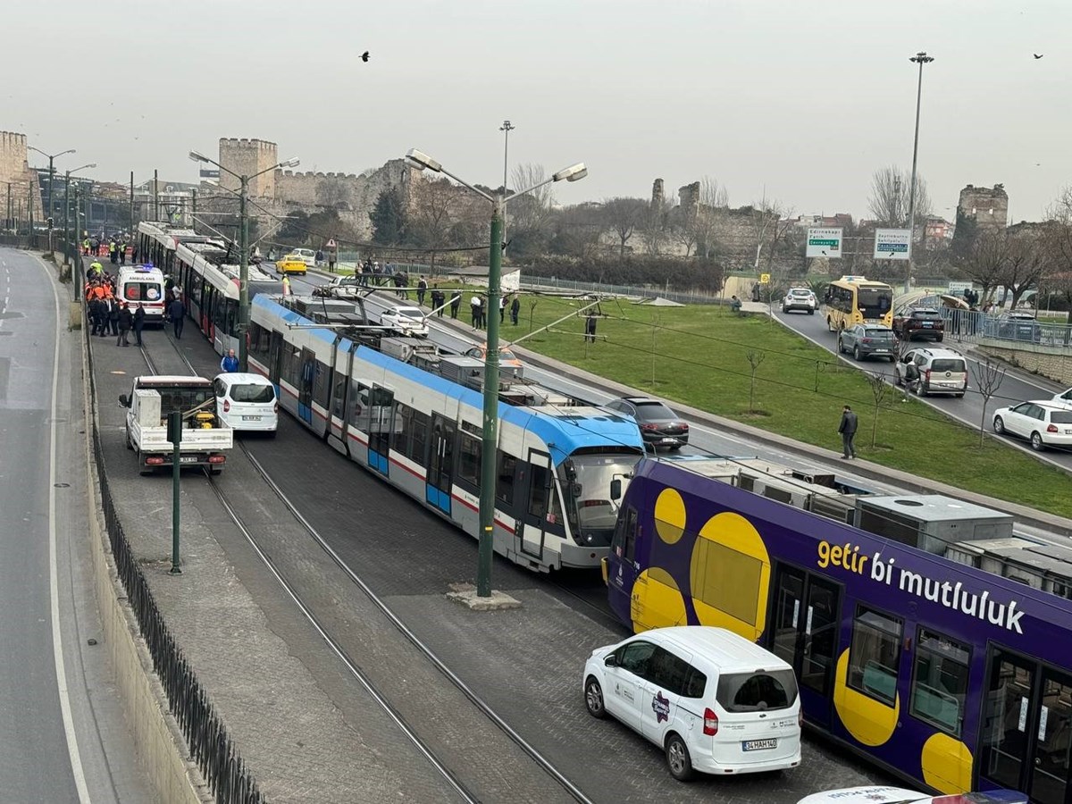 Topkapı'da can pazarı: Tramvayın altında kalan kişi hayatını kaybetti