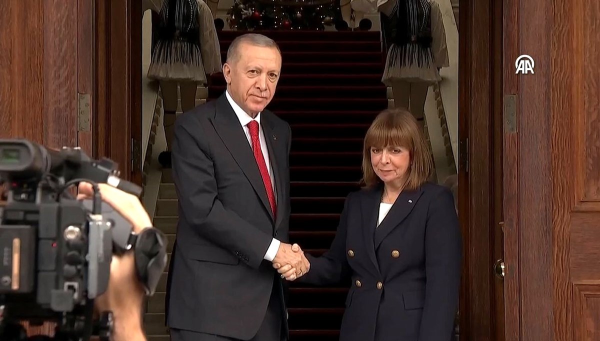 Cumhurbaşkanı Erdoğan Atina’da | Erdoğan - Sakelaropulu görüşmesinde karşılıklı “yeni dönem” mesajları Cumhurbaşkanı Erdoğan Atina’da | Erdoğan - Sakelaropulu görüşmesinde karşılıklı “yeni dönem” mesajları