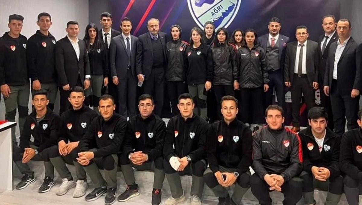Ağrı'da hakem krizi: Tüm maçlar ertelendi Ağrı'da hakem krizi: Tüm maçlar ertelendi