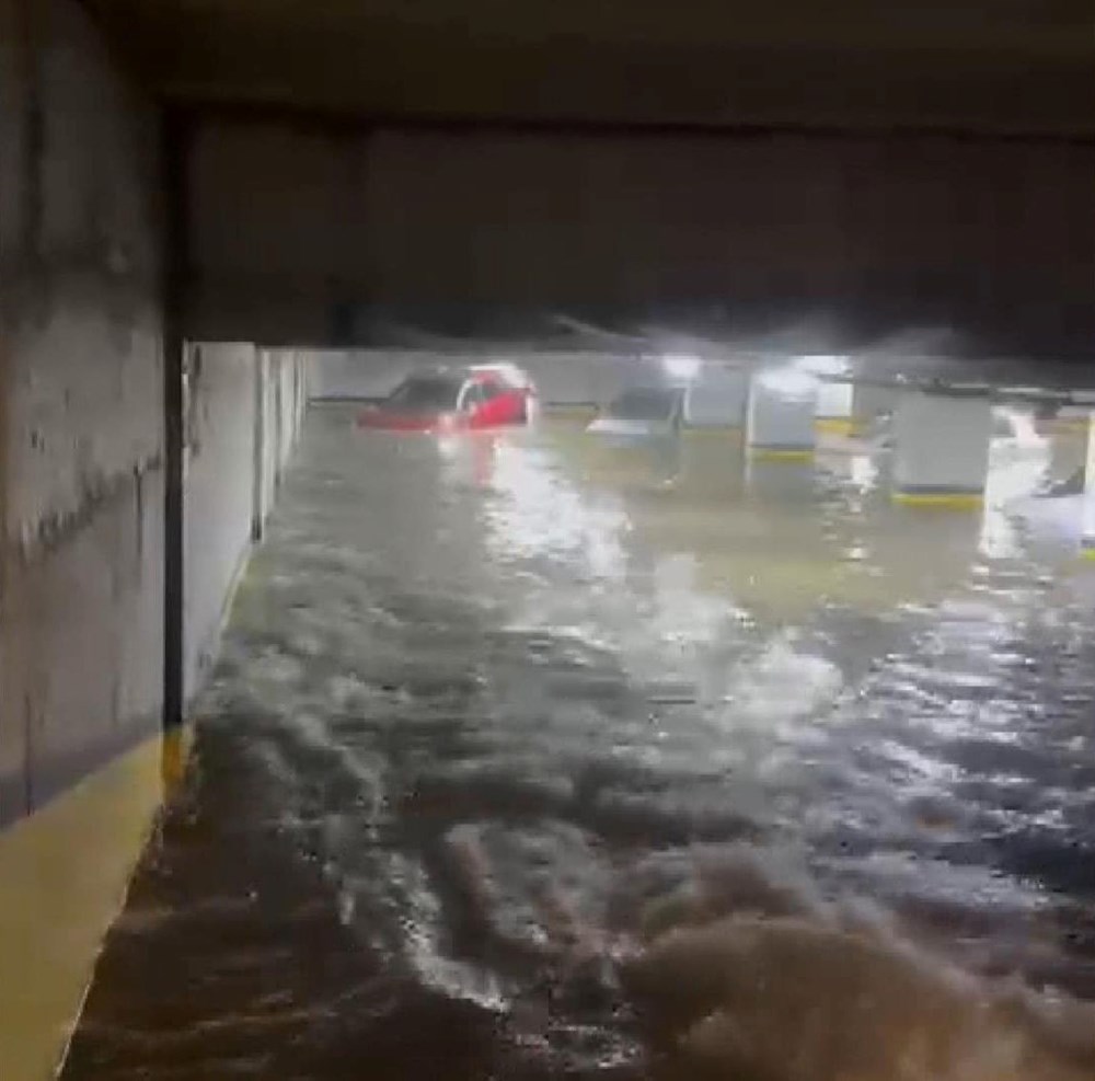 İstanbul'da sağanak: Arnavutköy ve Başakşehir'de su baskınları - 16