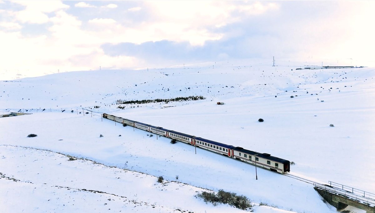 Turistik Doğu Ekspresi ile karlı ovalarda masalsı yolculuk