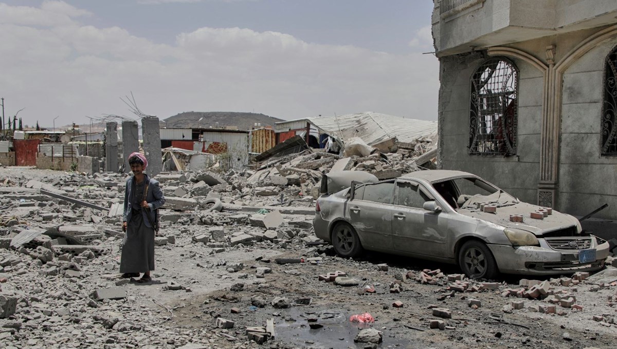 İngiltere ve ABD, Yemen'i vurdu