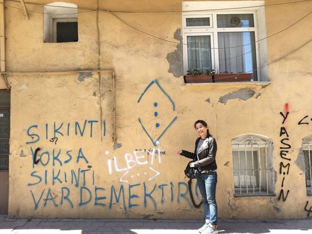 Balat�ta Çukur turizmi yaşanıyor (Duvar yazıları, tespihler, tişörtler