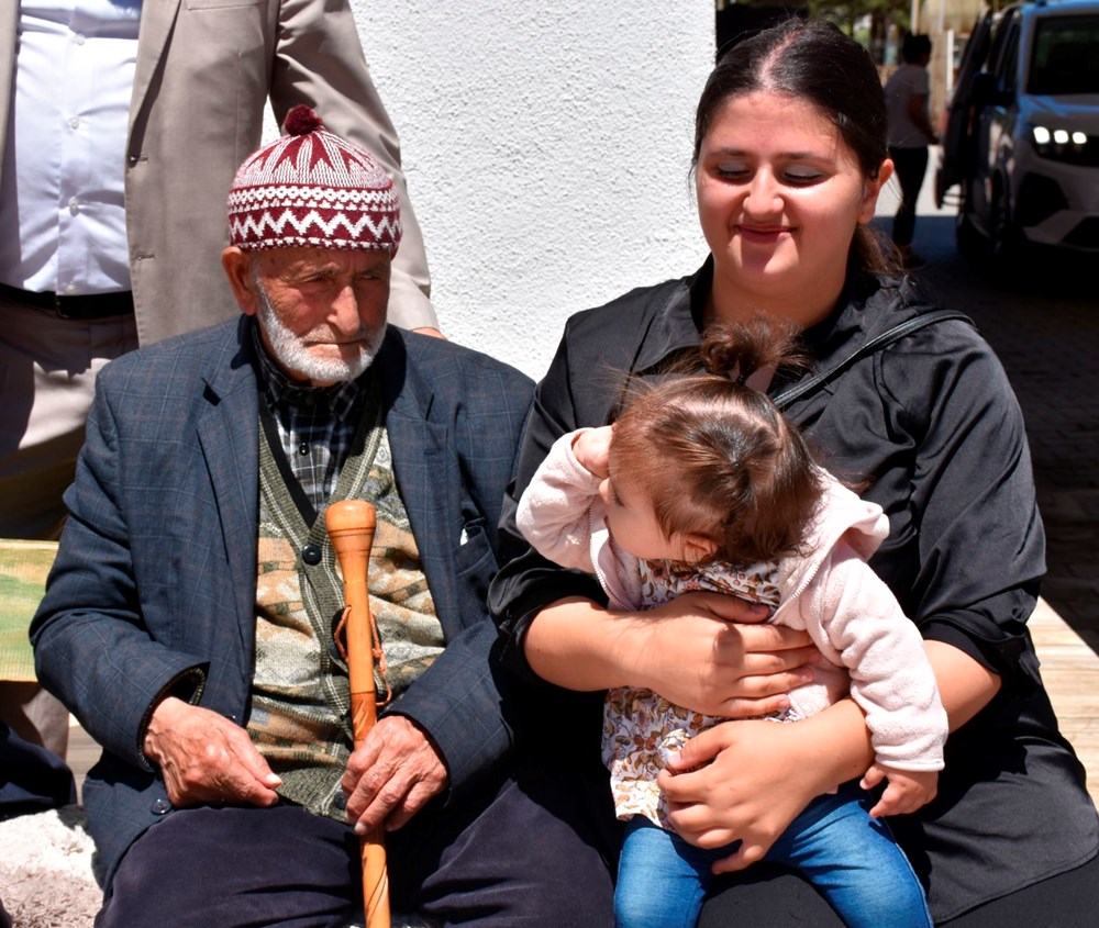 100 yaşındaki Mehmet dedenin uzun ömür sırrı: Her gün yediği 2 besin varmış - 5
