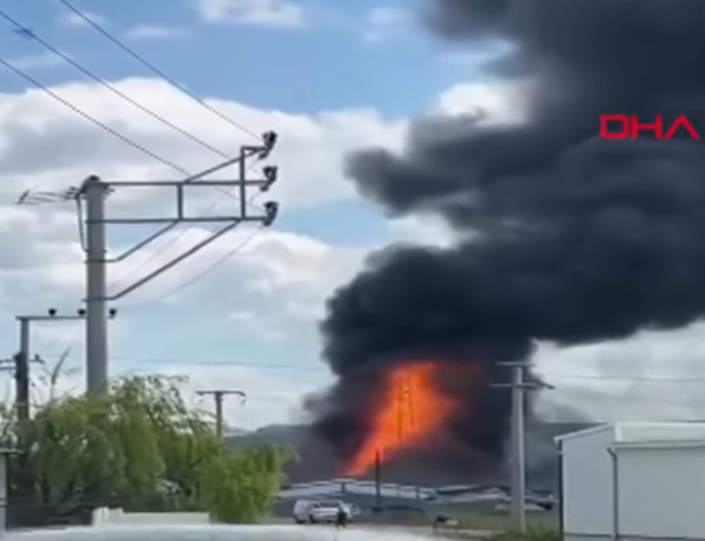 Gebze'de büyük yangın: Dumanlar gökyüzünü kapladı 73 Nf77Kb3lwE2 KlwNQQ8ZQ