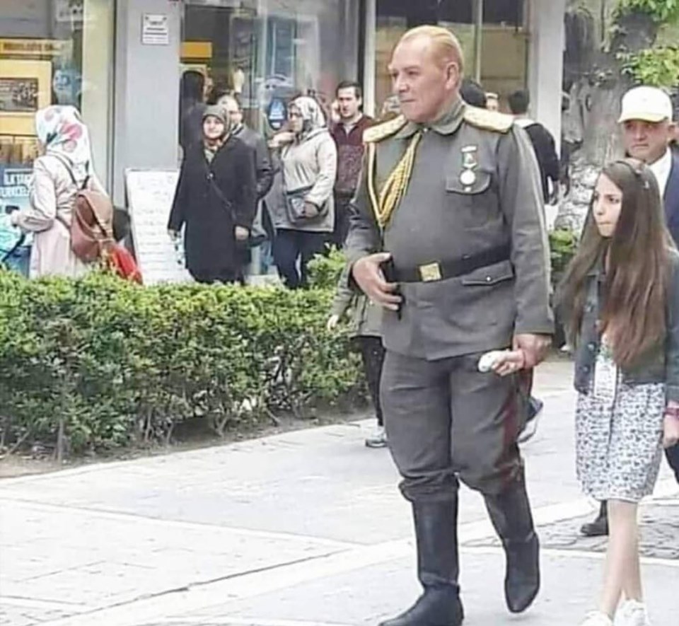 Atatürk�e benzerlik yeni bir kazanç kapısına dönüştü Magazin