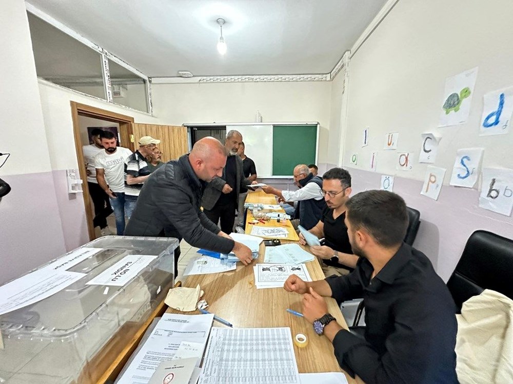 3 ilçe ve 4 beldede yeniden seçim: Oy verme işlemleri başladı - 6