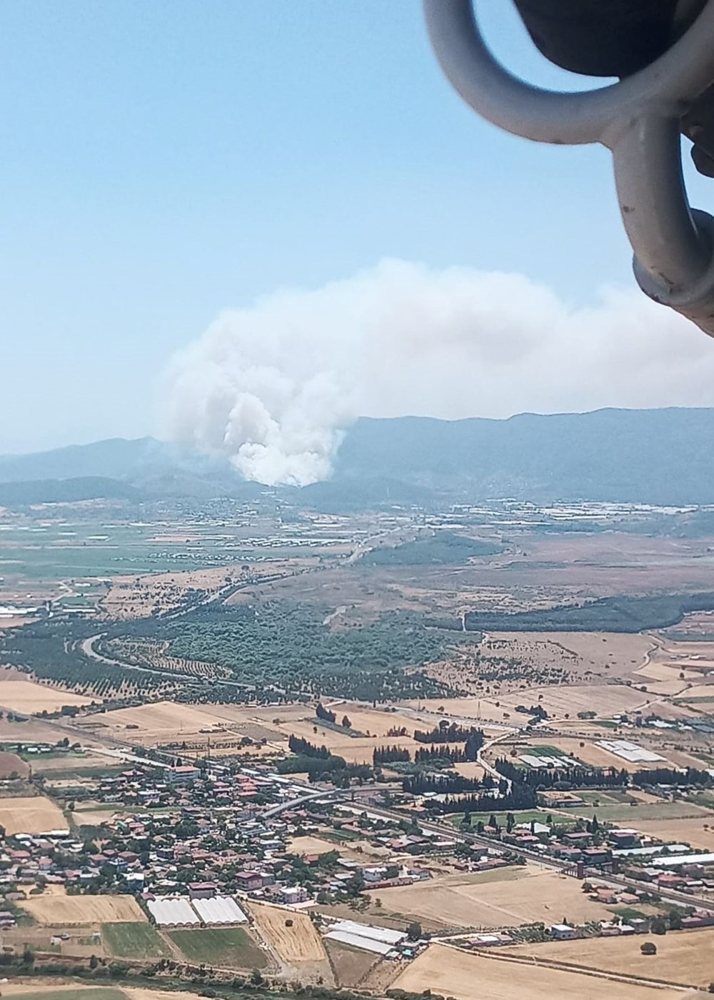 İzmir, Kahramanmaraş ve Karaman'da orman yangını! Uçaklar ve helikopterler bölgede, İzmir'deki yangında vatandaşlar tahliye ediliyor - 7