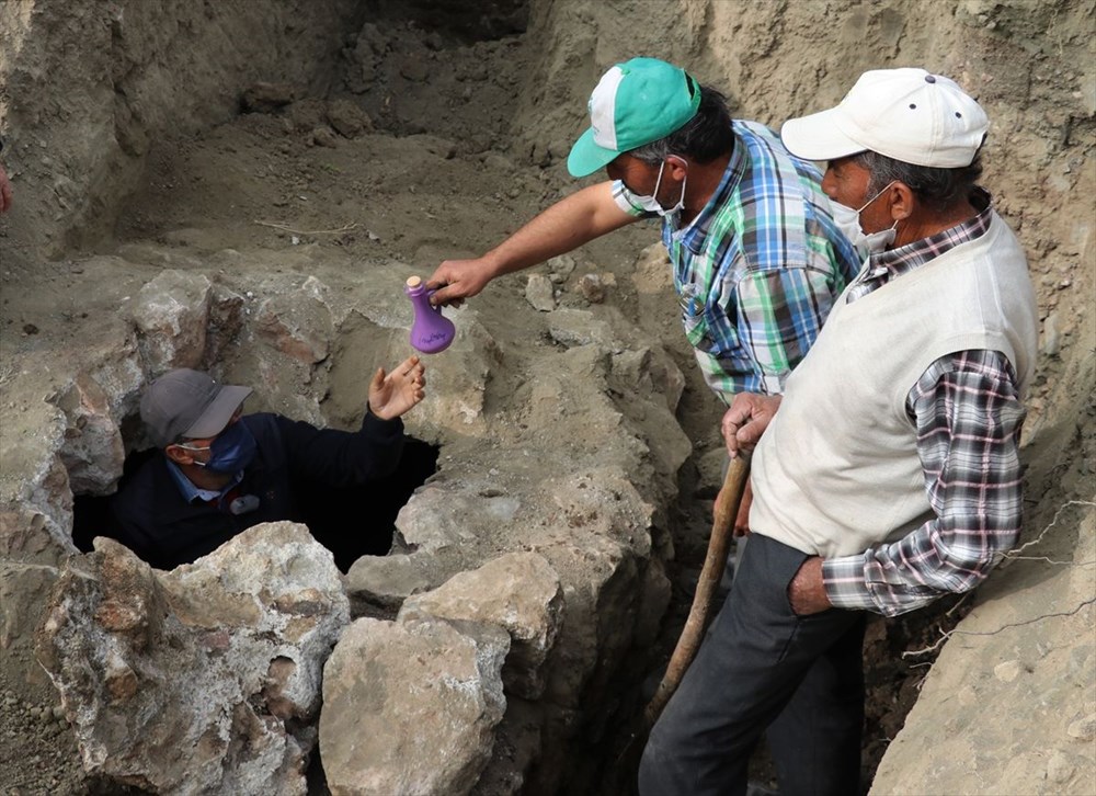 Su kuyusuna şişede not bırakma geleneğini bir asırdır yaşatıyorlar - 1