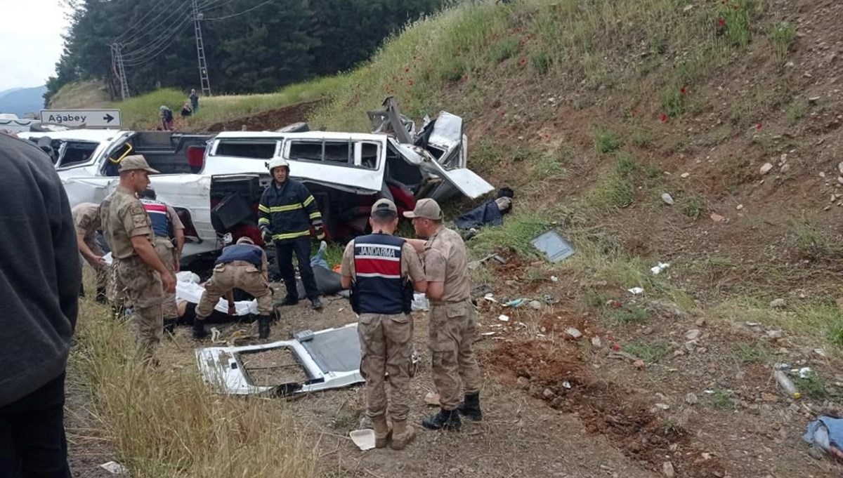 Gaziantep İslahiye'de katliam gibi kaza: 8 ölü, 11 yaralı