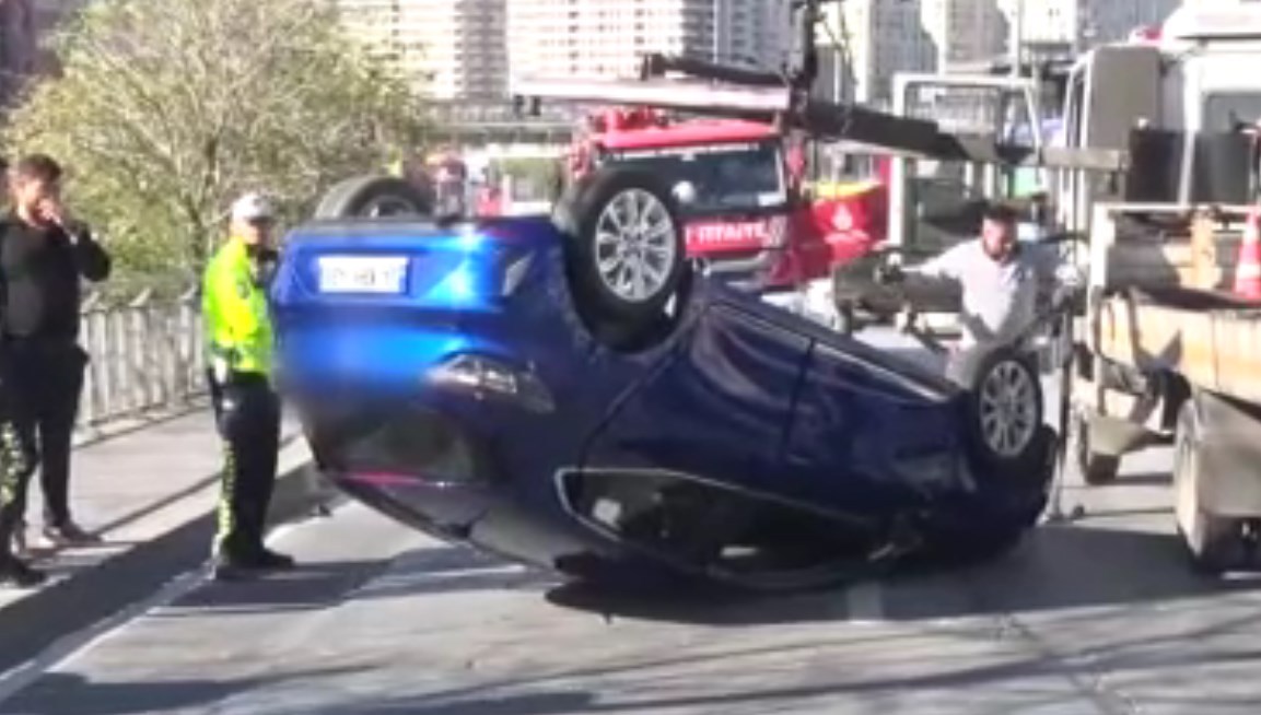 E-5 yan yolda trafik kazassı